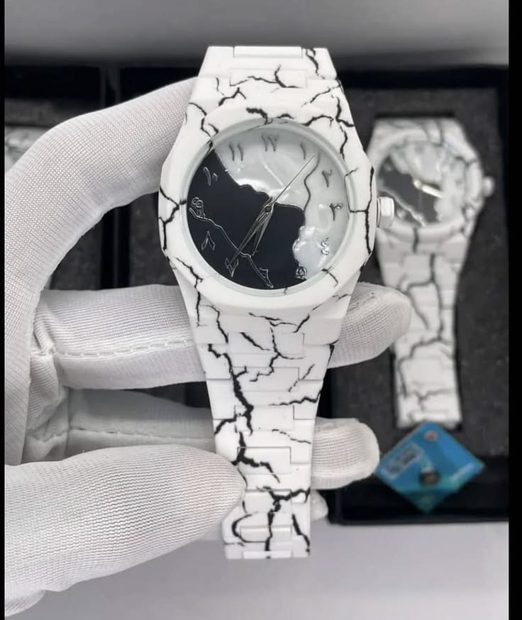 Men's Carbon Fiber White Mable Golden Design Arabic Aura Watch (With Free Box) Color: White